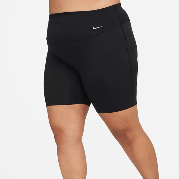 Nike Pants - NWT! NIKE UNIVERSA BIKE SHORTS